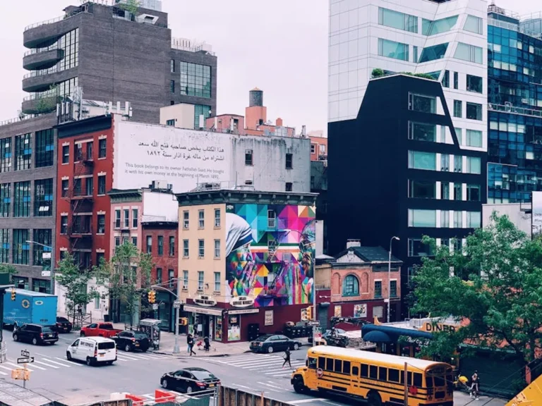 How to Photograph Murals, Installations, and Street Scenes