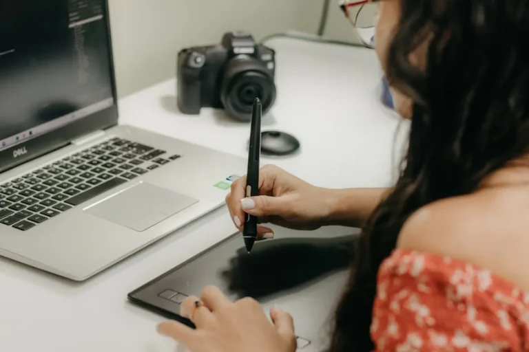 How to Write About Art Without Using Empty Jargon