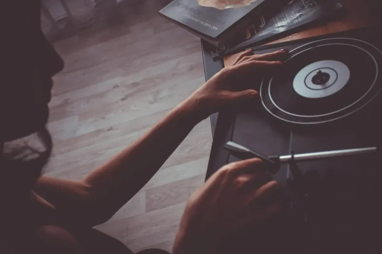 On the Quiet Pleasure of the Album Side